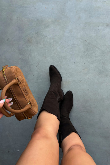 Knee-high cowboy-style boots in natural suede with insulation and heels in chocolate color Radley 2