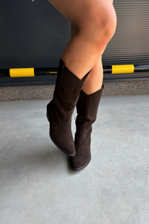 Knee-high cowboy-style boots in natural suede with insulation and heels in chocolate color Radley
