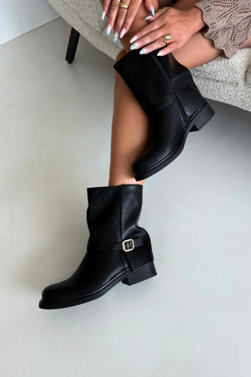 Insulated women's ankle boots with buckles in black color Corley
