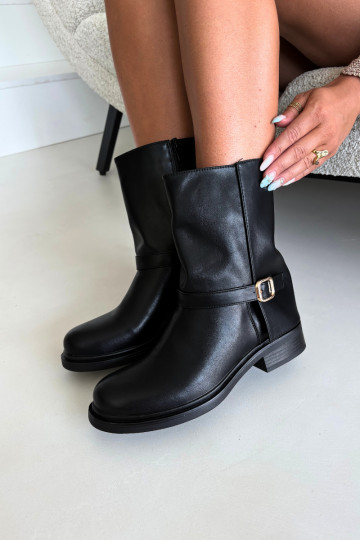 Insulated women's ankle boots with buckles in black color Corley 2