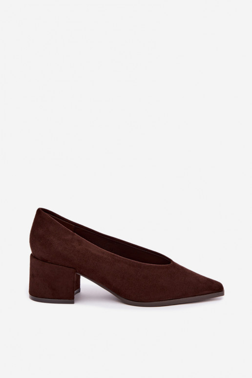 Shoes with pointed toe and square heels in chocolate color Lavisa