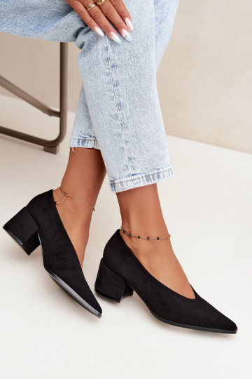 Shoes with pointed toe and square heels in black color Lavisa