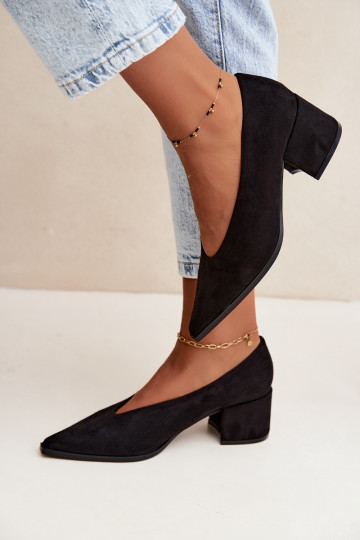 Shoes with pointed toe and square heels in black color Lavisa 2