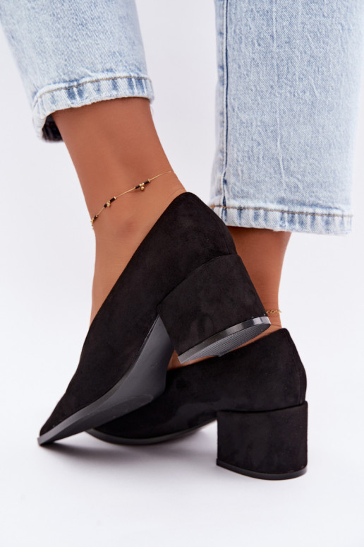 Shoes with pointed toe and square heels in black color Lavisa
