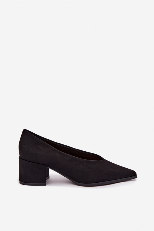 Shoes with pointed toe and square heels in black color Lavisa