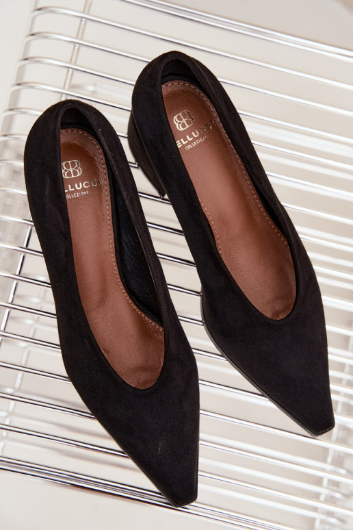Shoes with pointed toe and square heels in black color Lavisa