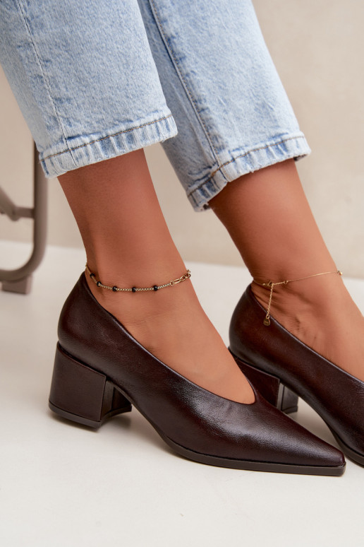 Shoes with pointed toe and square heels made of faux leather in dark brown color Lavisa