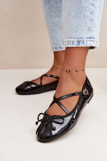 Black patent ballerinas with ribbons Kokardką 2
