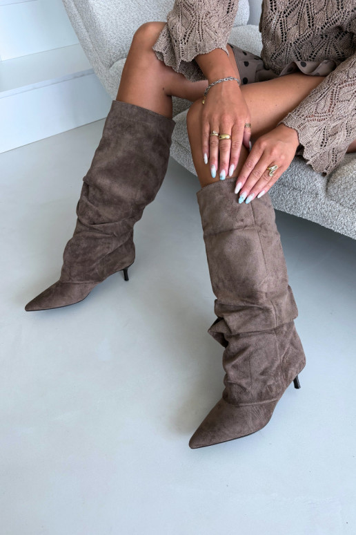 Khaki wrinkled knee-high boots with kitten heel made of suede LoĮen
