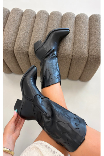 Cowboy-style knee-high boots with heels in black faux leather Jarissa 2