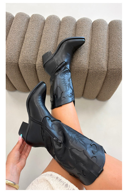 Cowboy-style knee-high boots with heels in black faux leather Jarissa