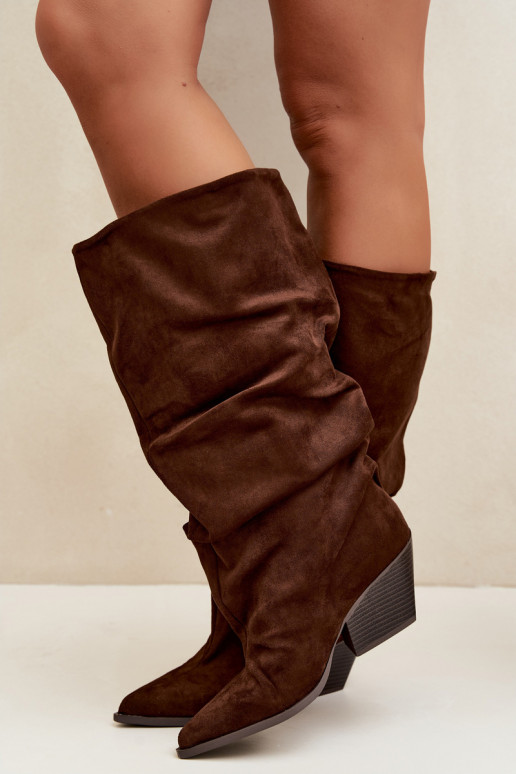 Women's knee-high boots with a curved upper and heels made of suede, brown Durela