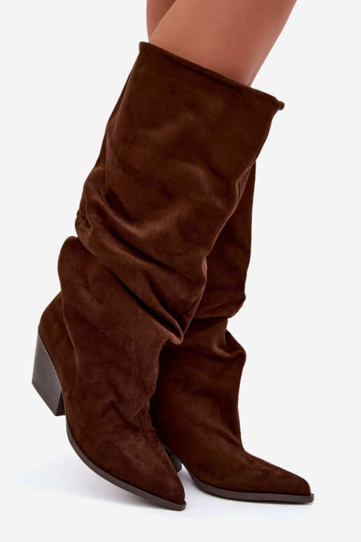 Women's knee-high boots with a curved upper and heels made of suede, brown Durela