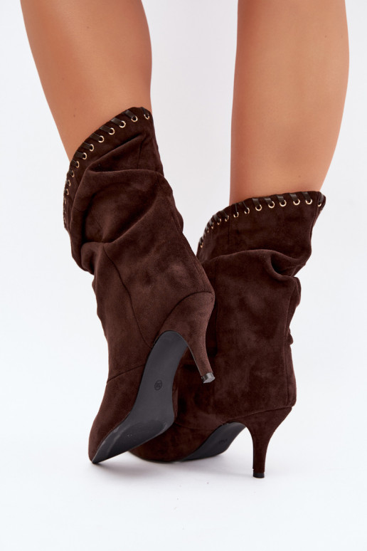 Wrinkled ankle boots with thin heels in chocolate color Herella