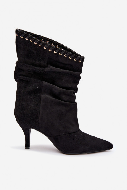 Wrinkled ankle boots with thin heels in black color Herella