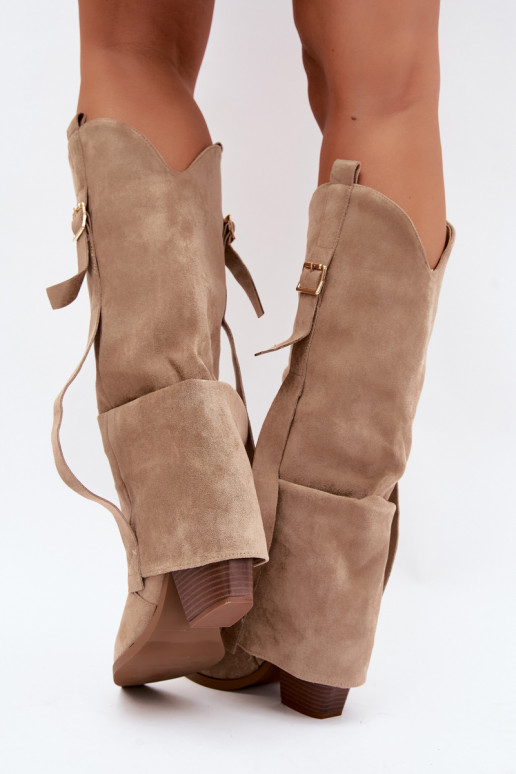 Moteriški ilgaauliai batai su kulniukais ir raukiniais bei sagtimis smėlio spalvos Caster