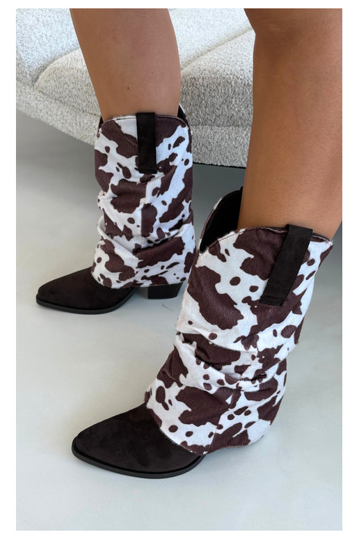 Cowboy-style ankle boots with a curved shaft and heels in brown color Havie