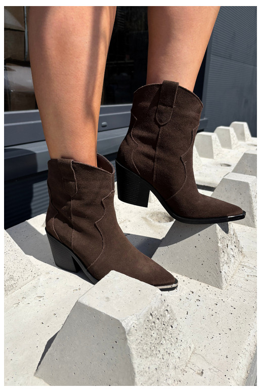 Chocolate suede cowboy-style insulated boots with heels Pelsa