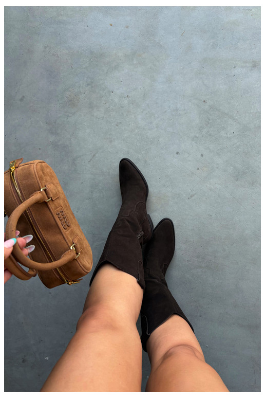 Knee-high cowboy-style boots in natural suede with insulation and heels in chocolate color Radley