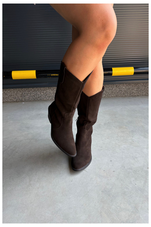 Knee-high cowboy-style boots in natural suede with insulation and heels in chocolate color Radley
