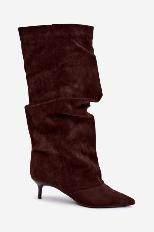Chocolate wrinkled knee-high boots with kitten heel made of suede LoĮen