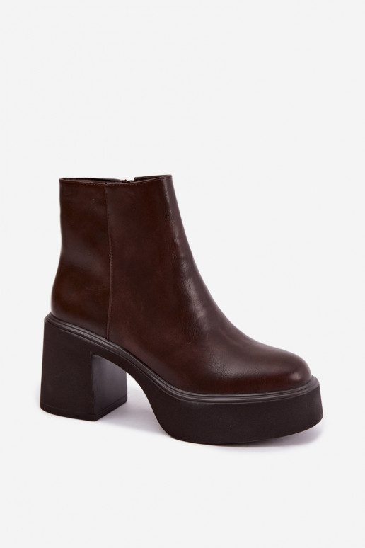 Insulated ankle boots with heels and platform in chocolate color Lurela