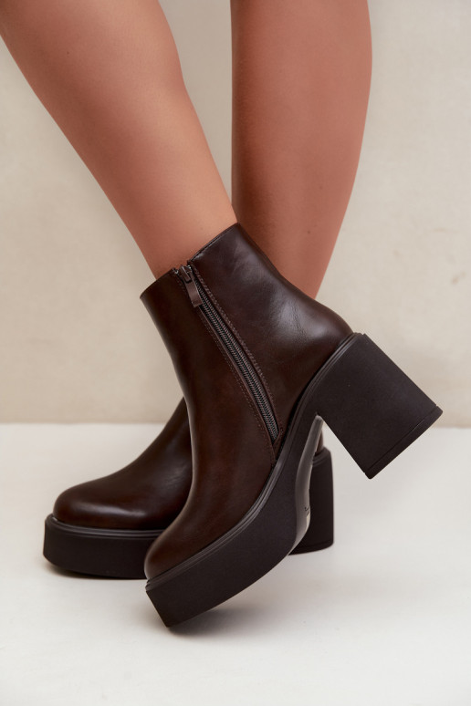 Insulated ankle boots with heels and platform in chocolate color Lurela