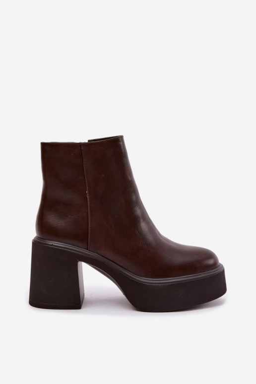 Insulated ankle boots with heels and platform in chocolate color Lurela