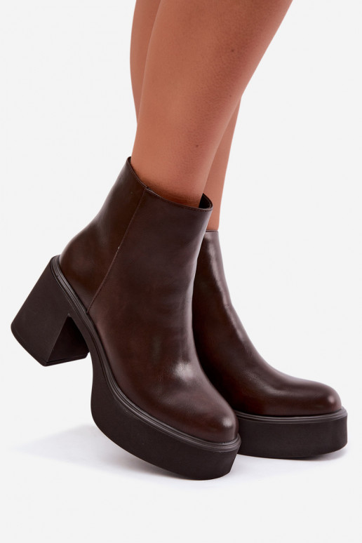 Insulated ankle boots with heels and platform in chocolate color Lurela