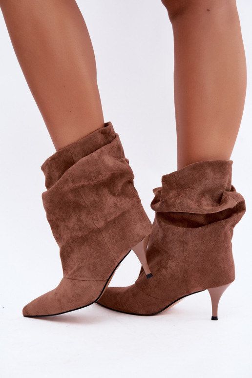 Brown slip-on ankle boots with slim heels Slouchy Yesenia