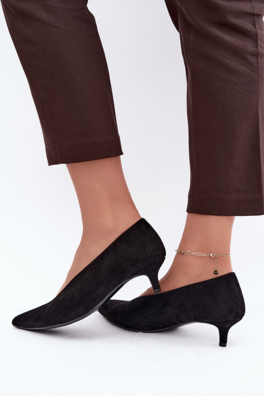 Juodos spalvos zomšiniai bateliai su Kitten Heel Nuretta