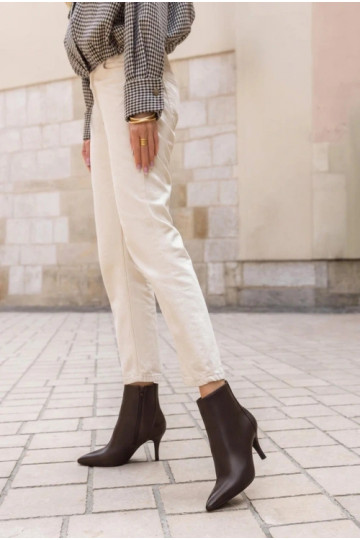 Ankle boots with thin heels, pointed toe, in chocolate faux leather Niretta 2