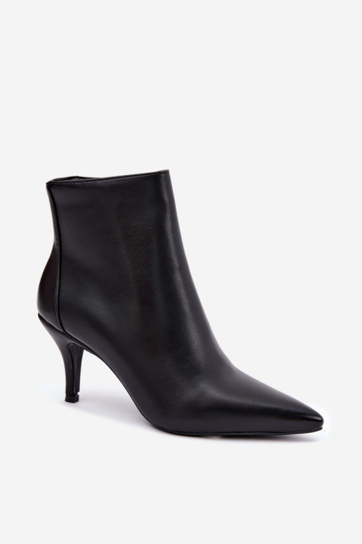 Black ankle boots with slim heels and pointed toes made of faux leather Niretta