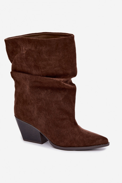Brown wrinkled slip-on ankle boots on a block heel Cazela