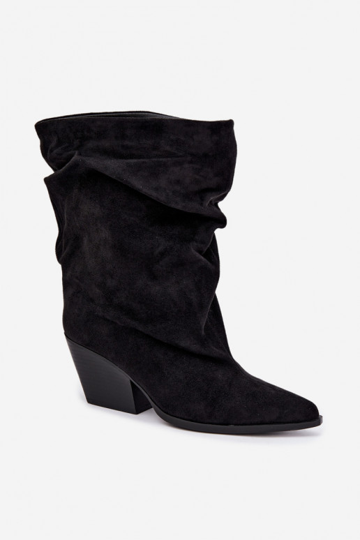 Black wrinkled slip-on ankle boots on a block heel Cazela