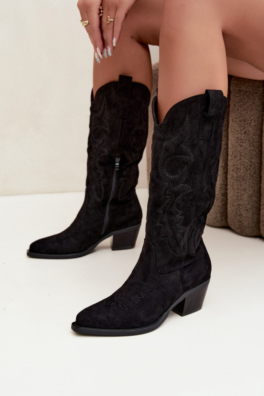 long cowboy-style boots with heels in black color INesly