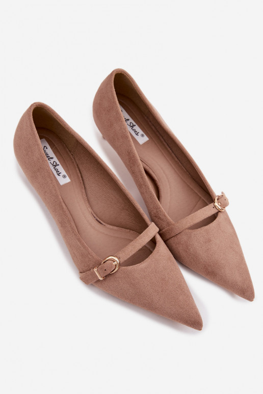 Sand-colored women's low-heeled shoes with decorated heels Pirela