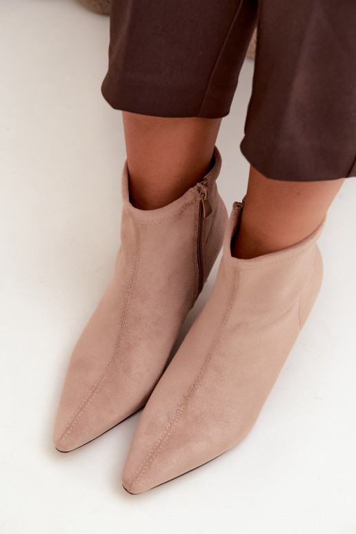 Women's ankle boots on a slim heel with stitching in sand color Clancy