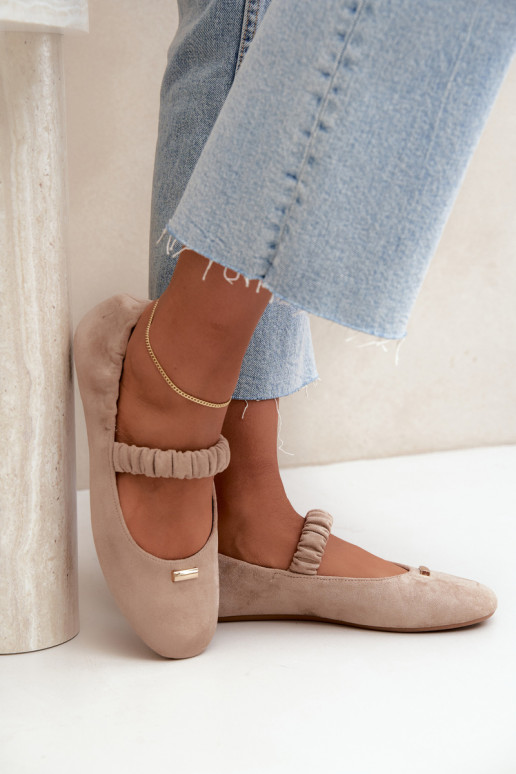 Sandals with decorative details in sand color Brinelle
