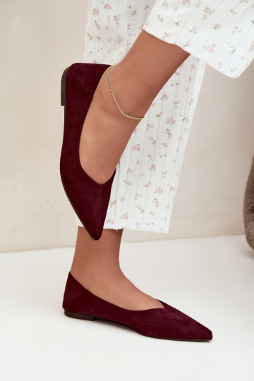 Ballerinas with pointed toes made of faux suede in burgundy color Corabella