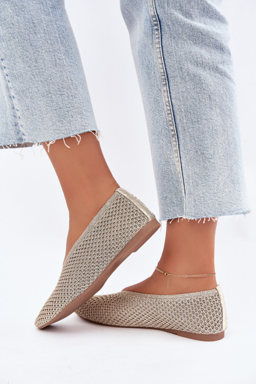 Baleriny z wzorami i siateczką w kolorze złotym Calmore