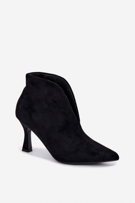 women's ankle boots with cutouts and heels in black Jelya