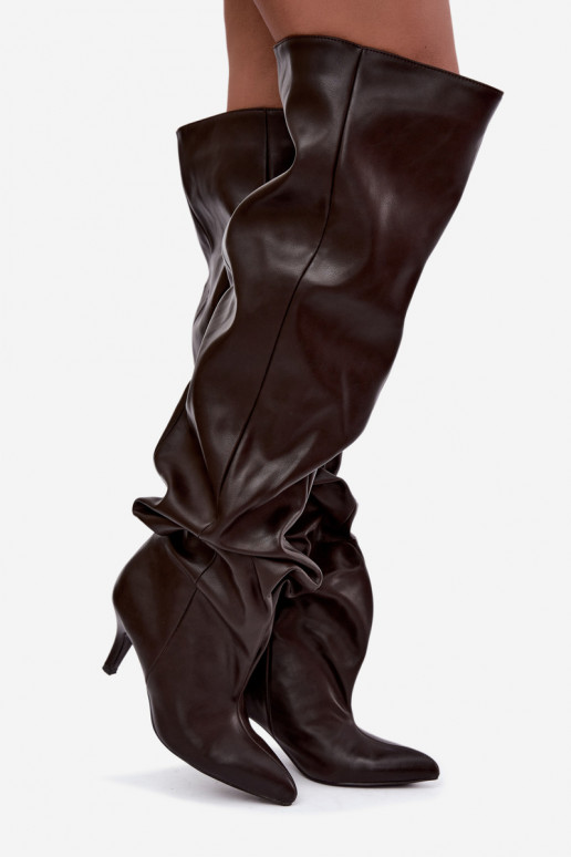 slip-on knee-high boots with heels in brown color Calmy