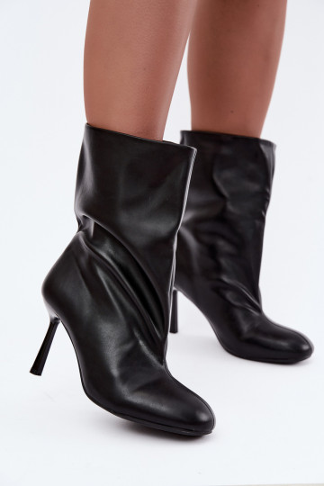slip-on ankle boots with thin heels in black color Jalisa