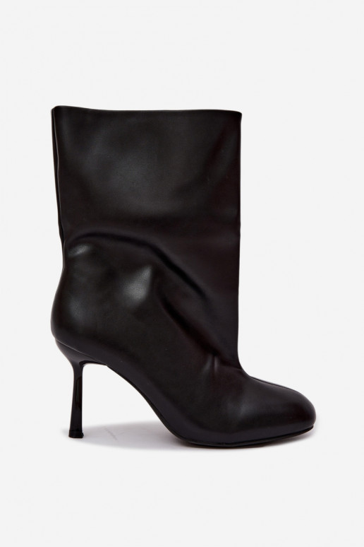 slip-on ankle boots with thin heels in black color Jalisa