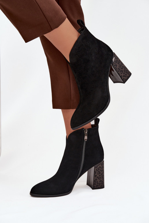 Faux suede ankle boots with insulation in black Zivella