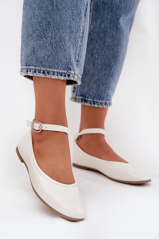 White ballerinas with straps and buckles Janelor