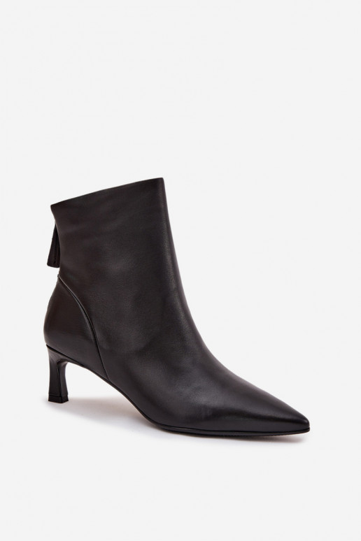 Women's ankle boots made of natural leather with heels D&A CR52-661 black