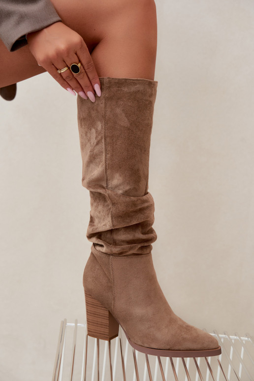 women's knee-high boots with heels and curved upper in sand Ismera