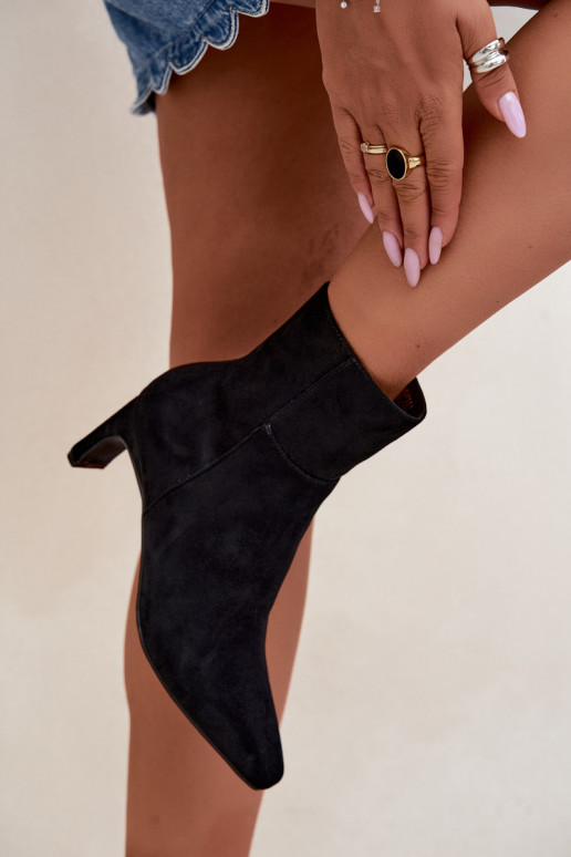 women's ankle boots with heels in black Rileya